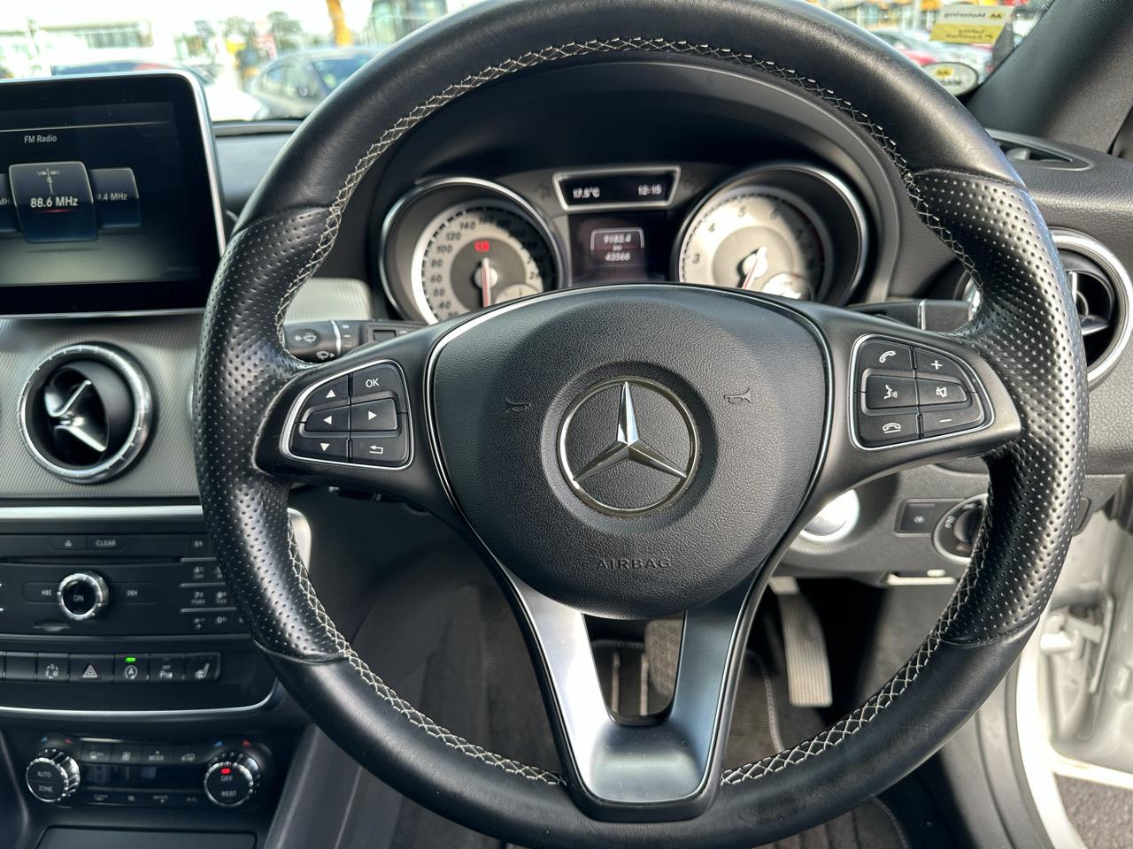 2015 Mercedes-Benz Cla180
