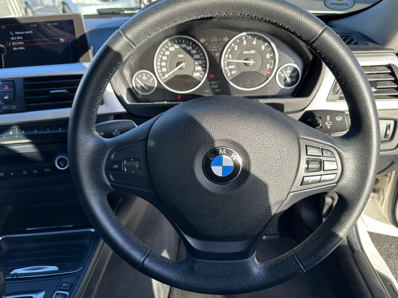 2012 BMW 320I