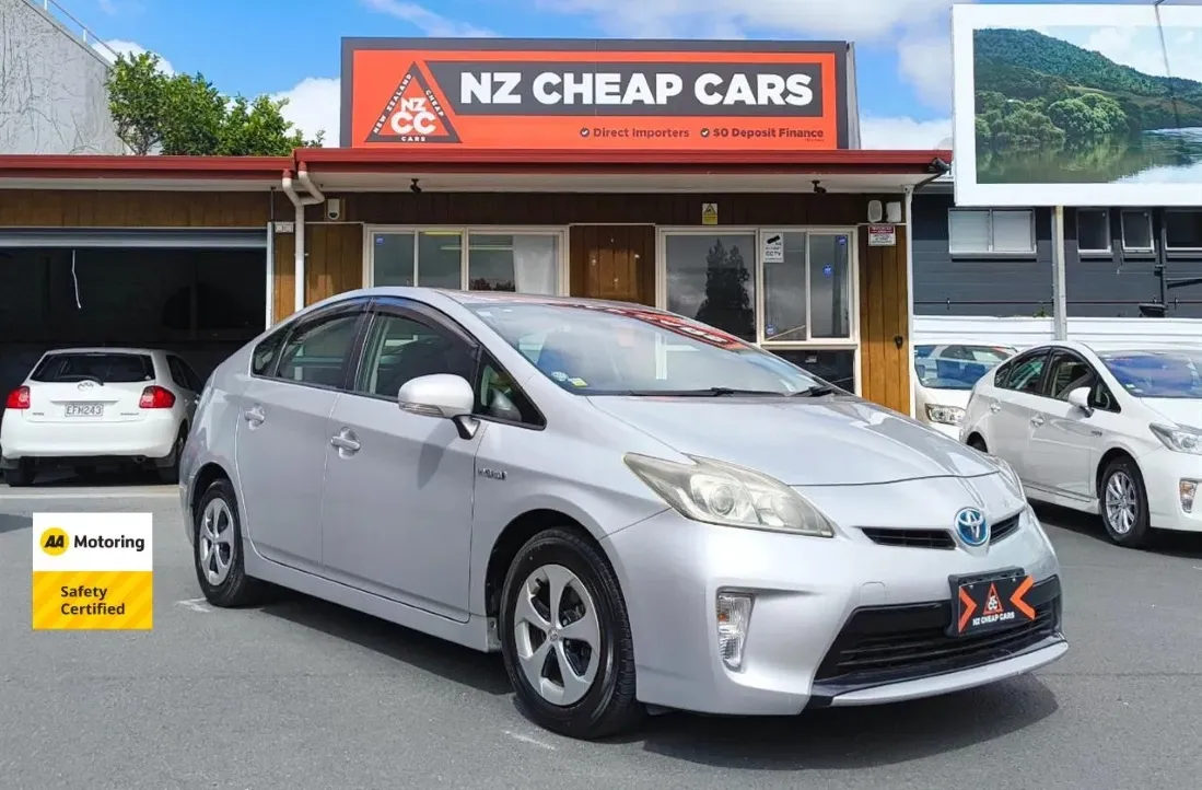 Image Toyota Prius Resized